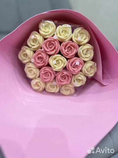 Букет из 13 шоколадных цветов (роз)