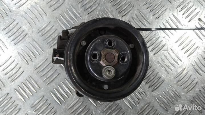 Помпа Volkswagen Golf 6 (08-15) 1.4 Бензин