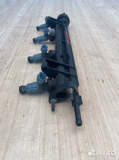 Топливная рампа Hyundai Sonata G4JP 2005