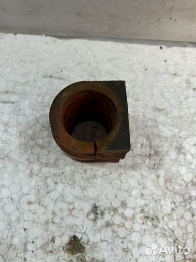 Втулки стабилизатора Land Rover Rang Rover Sport-1