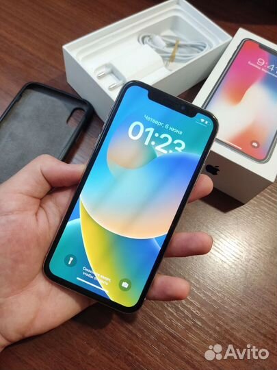 iPhone X, 64 ГБ