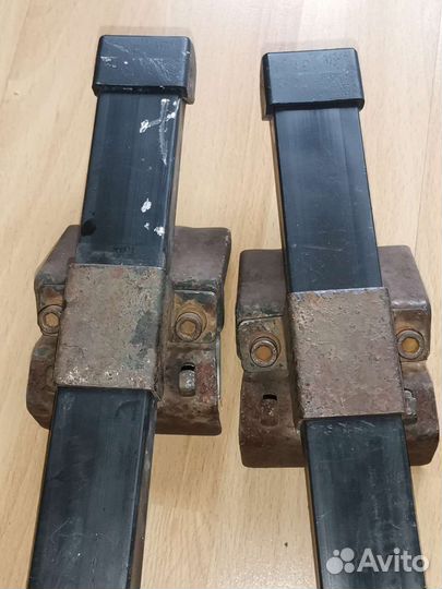 Поперечные универсальные рейлинги на крышу