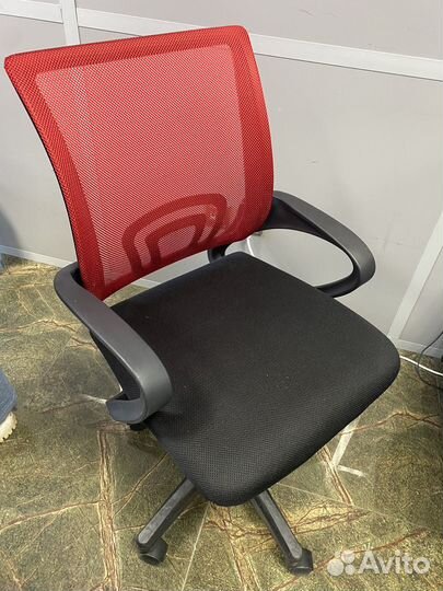 Компьютерное офисное кресло