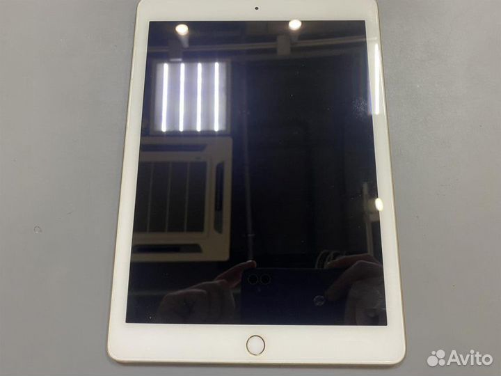 Планшет Apple iPad Pro 9.7 32Gb Wi-Fi + Cellul б/у