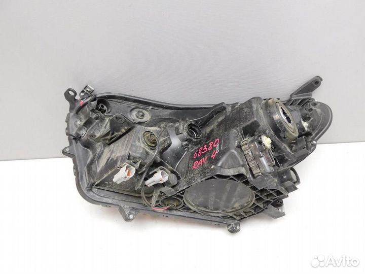 Фара правая Toyota RAV4