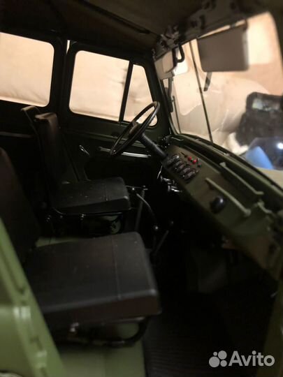 УАЗ 469 масштабна модель 1:8