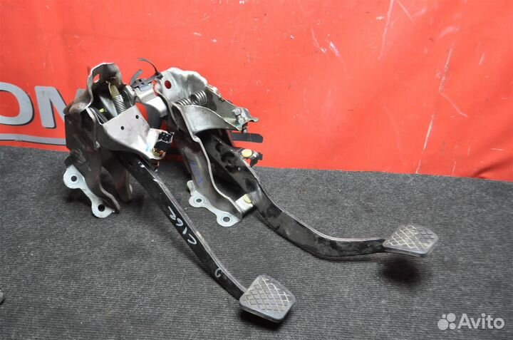 Педаль сцепления nissan patrol Y61