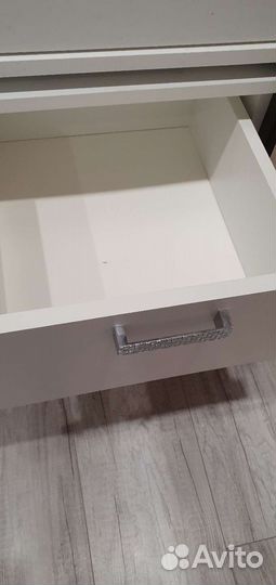 Тумба прикроватная белая