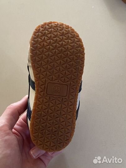 Кроссовки на липучке 23 размер