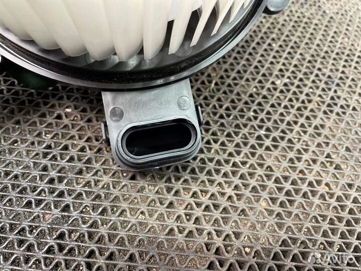 Мотор печки Mitsubishi Outlander 3 GF 4J12 2021