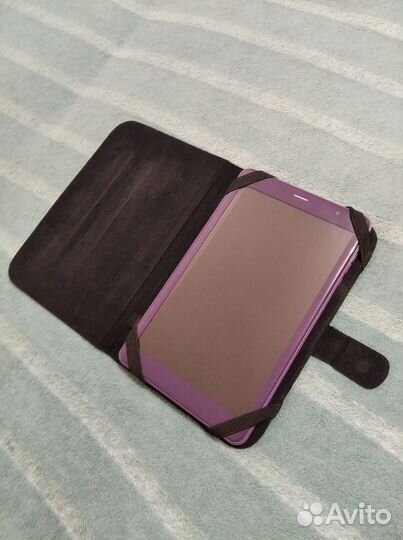 Планшет почти новый Андроид 8