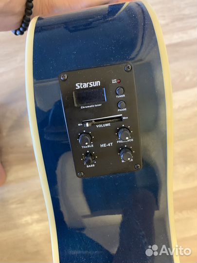 Акустическая гитара