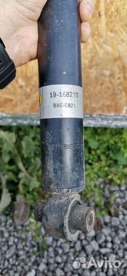 Задние амортизатры toyota corolla 150