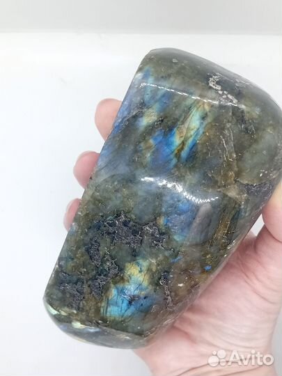 Камень лабрадорит