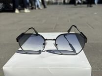 Солнцезащитные очки prada