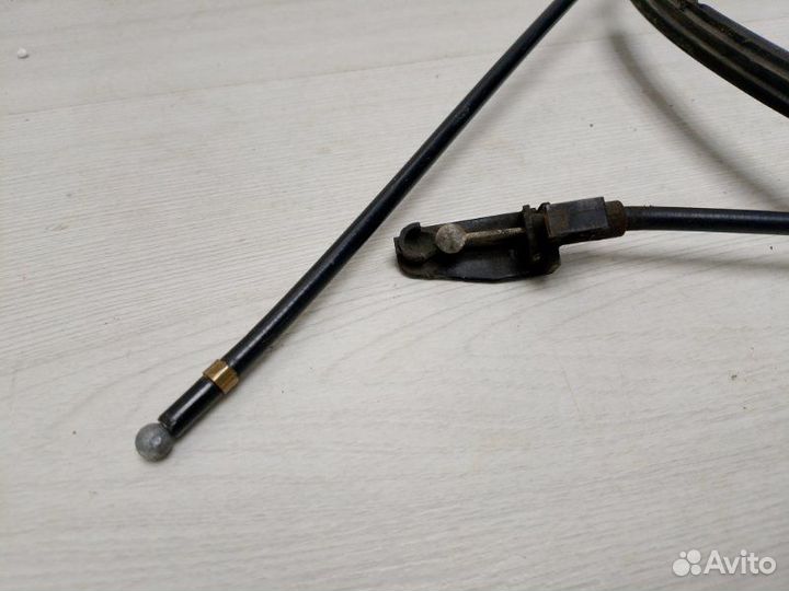 Трос замка капота Volkswagen Jetta A5 BSE 2009