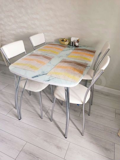 2-к. квартира, 53 м², 1/10 эт.