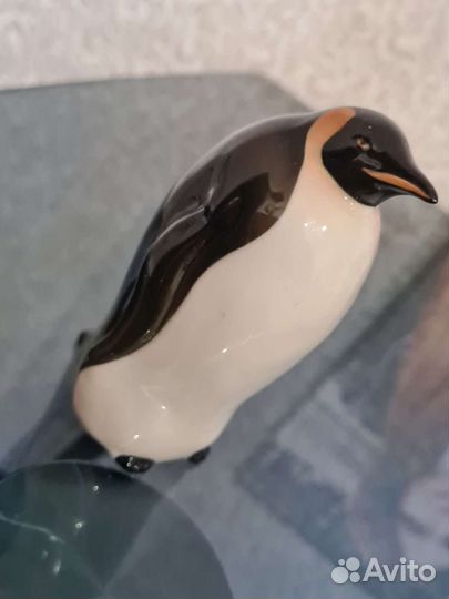 Фарфоровая статуэтка 