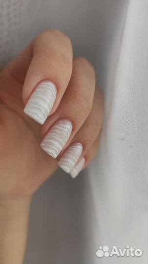 Маникюр с покрытием гель-лаком