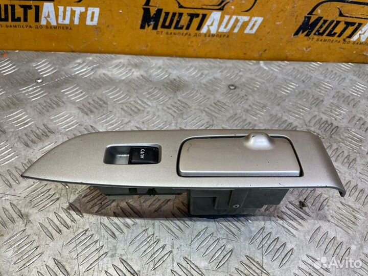 Блок управления стеклоподъемника задний левый