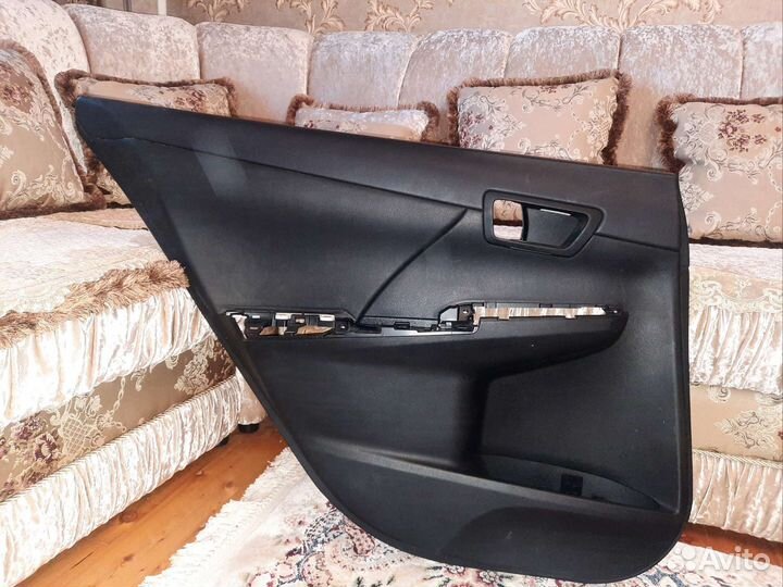 Обшивка двери camry 50/55