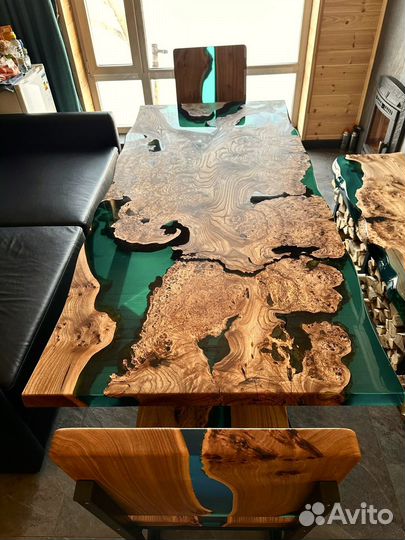 Обеденный стол, слэб карагача и эпоксидная смола