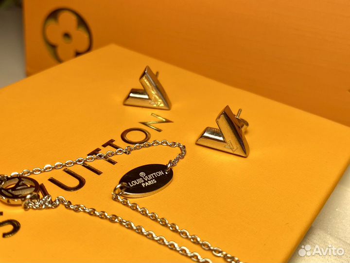 Louis vuitton цепь в серебряном цвете