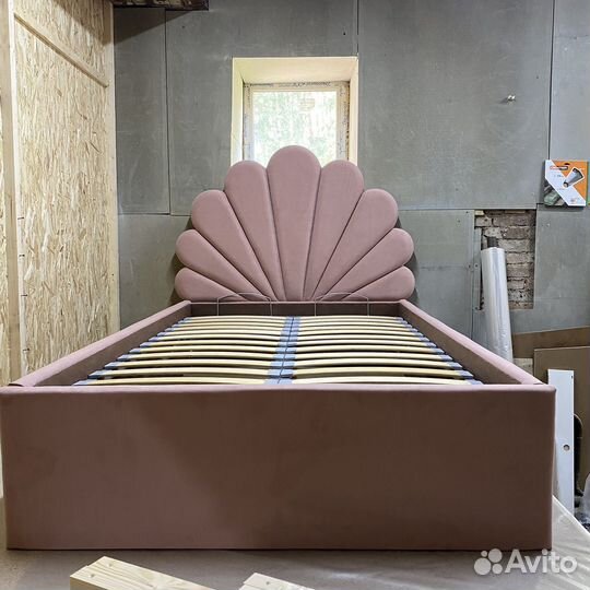 Кровать детская подрастковая ракушка мягкая