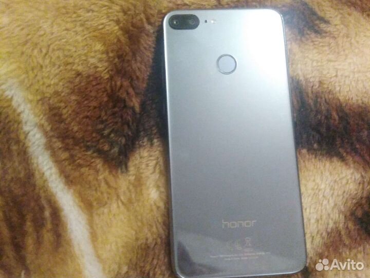 Мобильный телефон