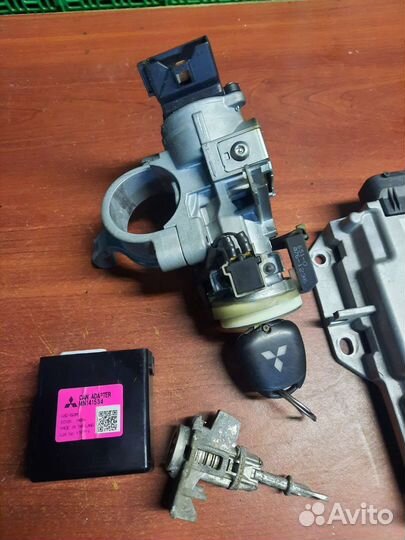 Комплект эбу двигателем Mitsubishi L200