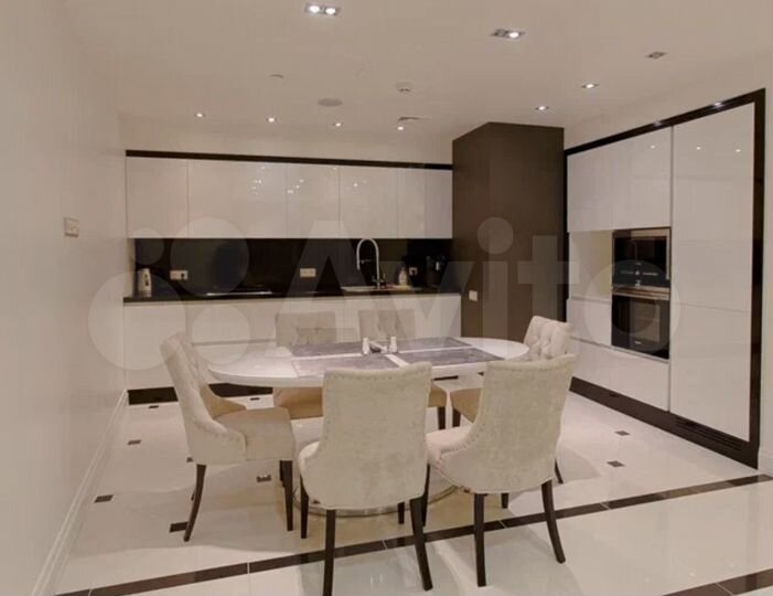 3-к. апартаменты, 132 м², 18/27 эт.