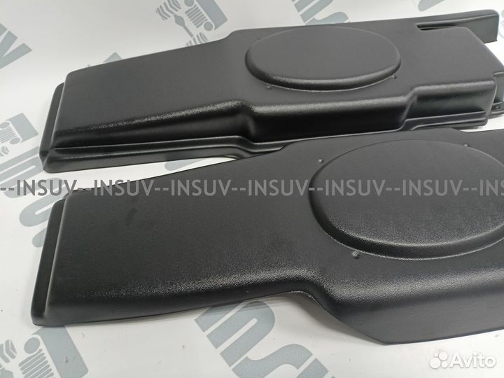 Опоры полки багажника Нива 2131 пластик (комплект)