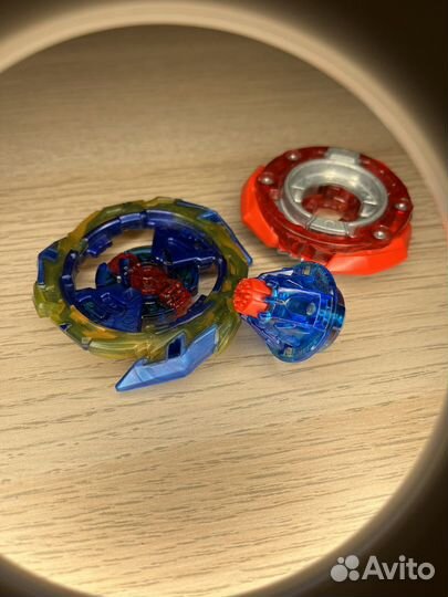 Волчок бейблэйд Takara Tomy Brave Valkyrie