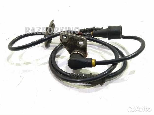 Датчик ABS передний