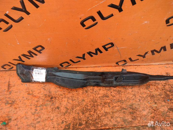 Пыльник крыла передний левый Toyota Caldina ZZT241