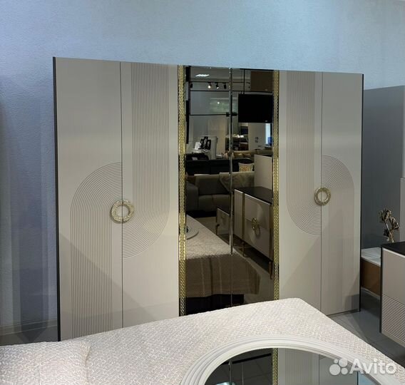 Спальный гарнитур