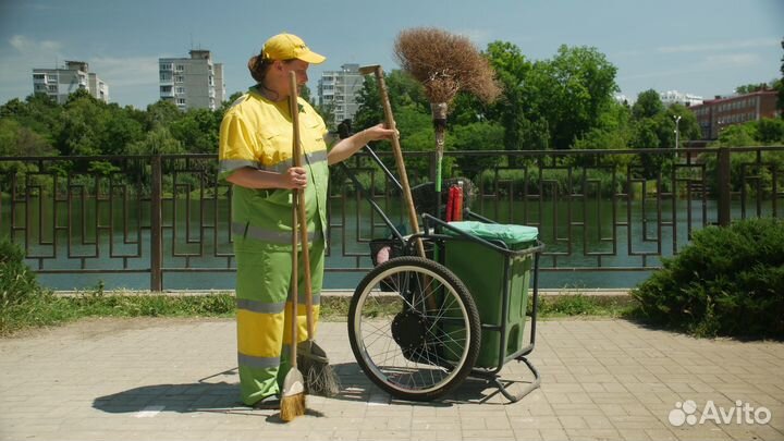 Электротележка для уборки улиц