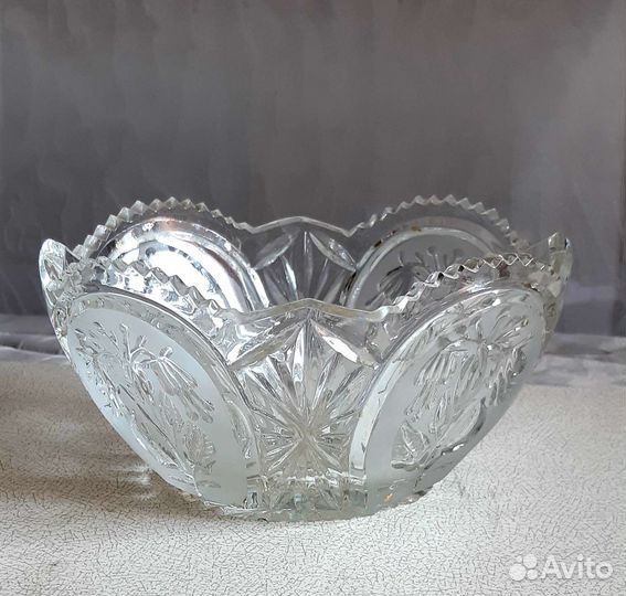 Хрустальная ваза