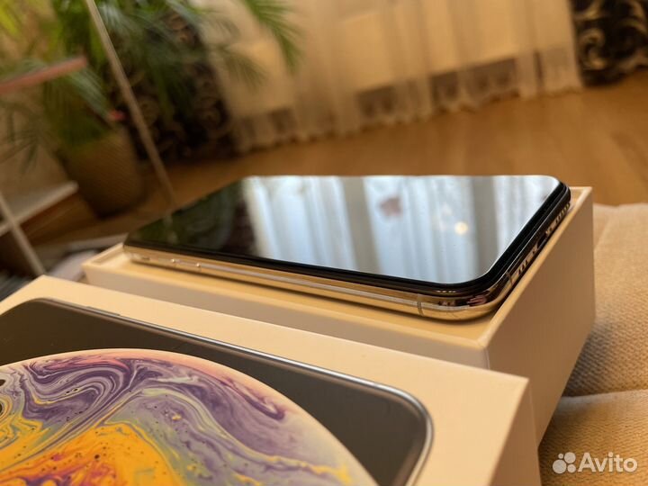 iPhone Xs, 64 ГБ