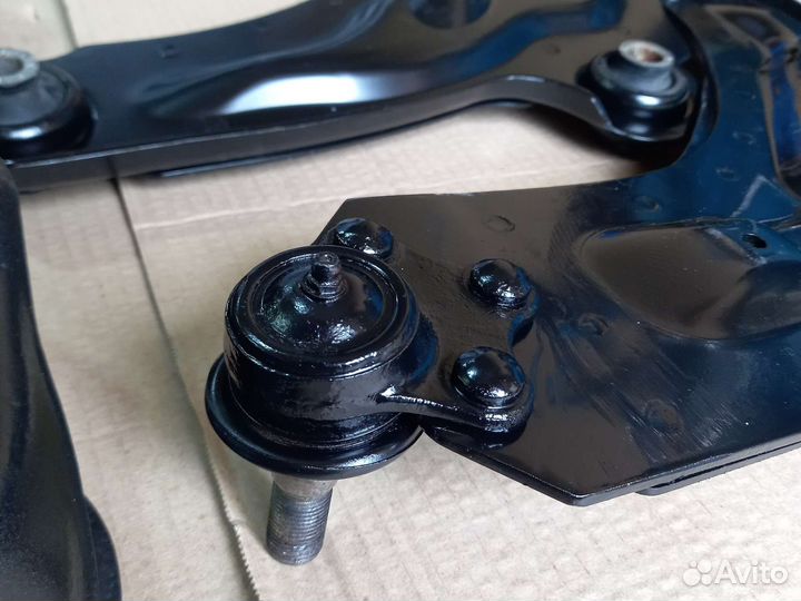 Подрамник с рычагами