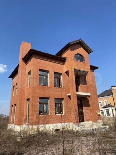 Дом 291 м² на участке 9 сот.