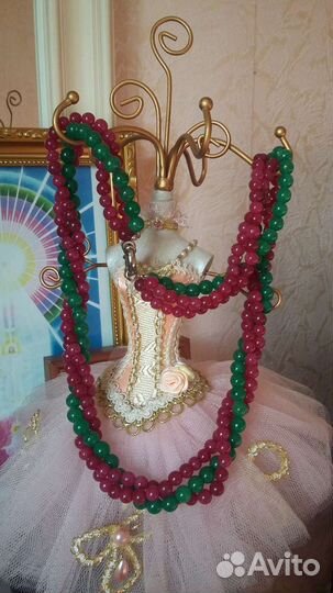 Бусы разные(рубины,изумруд,сапфиры.)