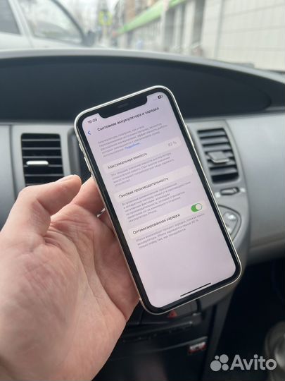 iPhone 11, 64 ГБ