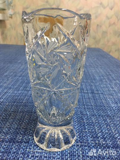 Хрустальная вазочка