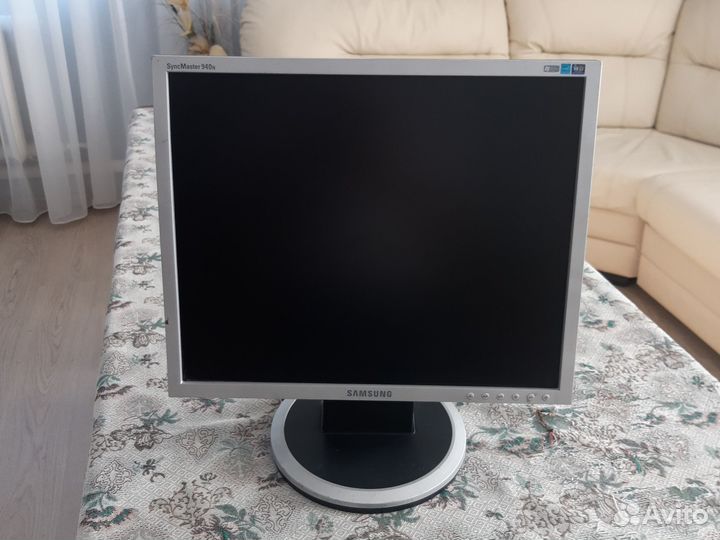 Монитор Samsung 19 дюмов VGA