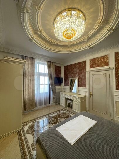 Дом 650 м² на участке 8,5 сот.