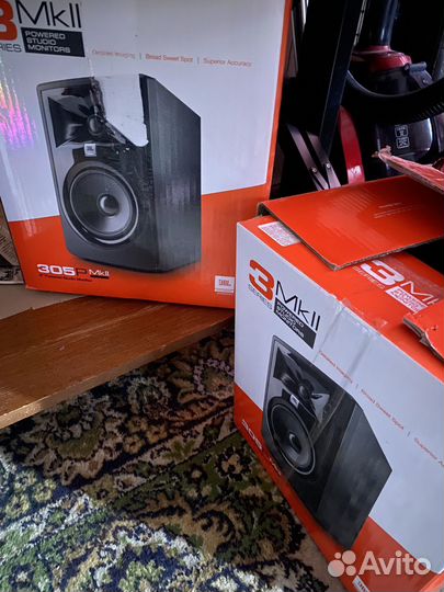 Студийные мониторы JBL 305p mkii