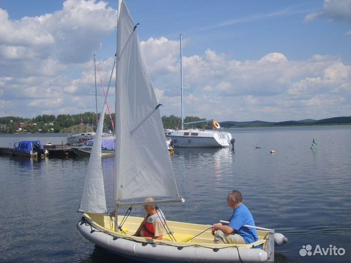Парусная лодка под мотор Виза Комби - 305