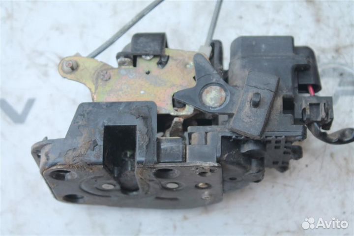 Замок двери задней левой Мазда 626 GE