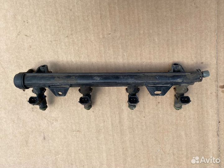 Топливная рампа Volkswagen Polo Skoda Rapid